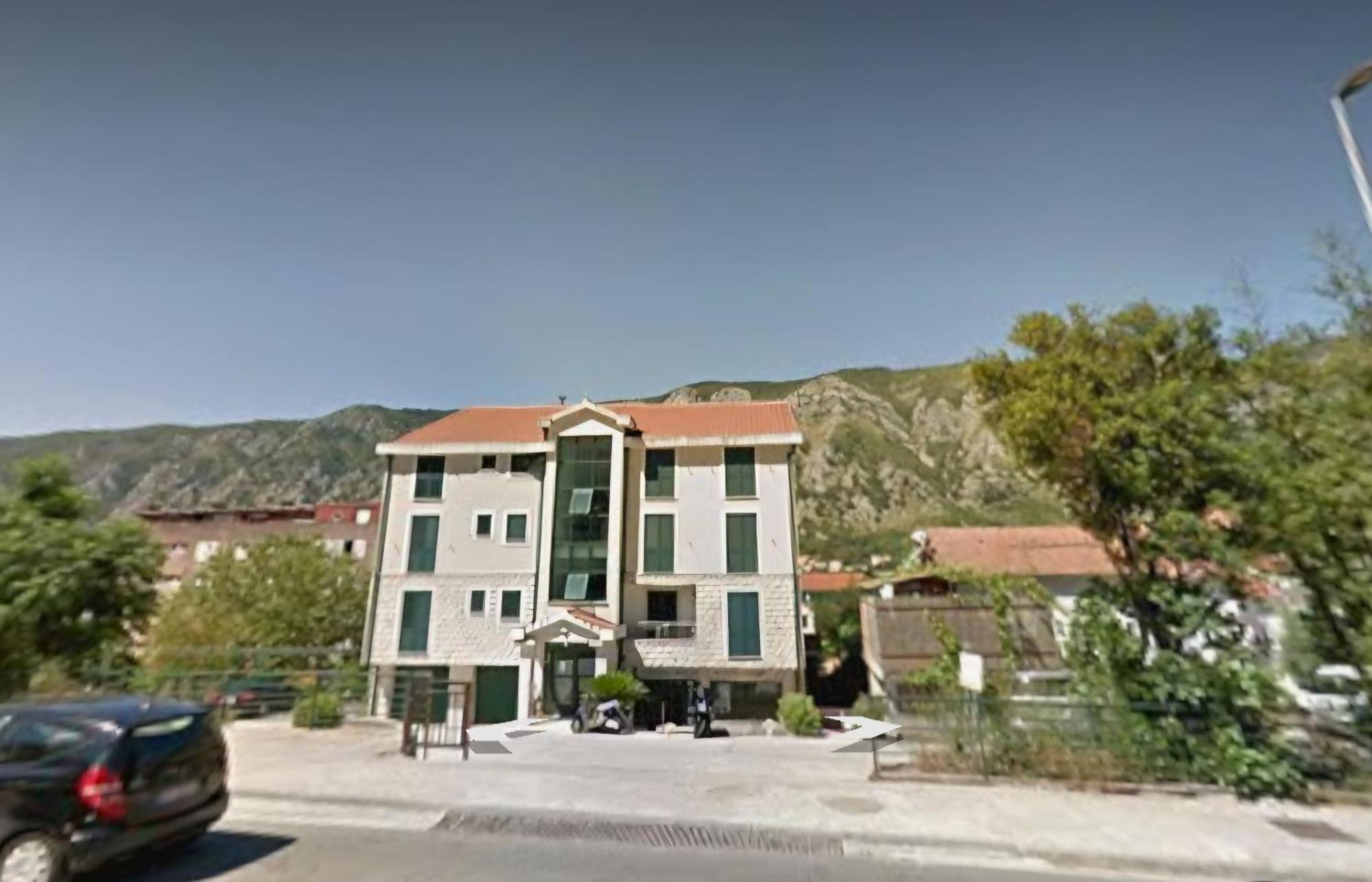 Megy With Parking And Sea View * Kotor